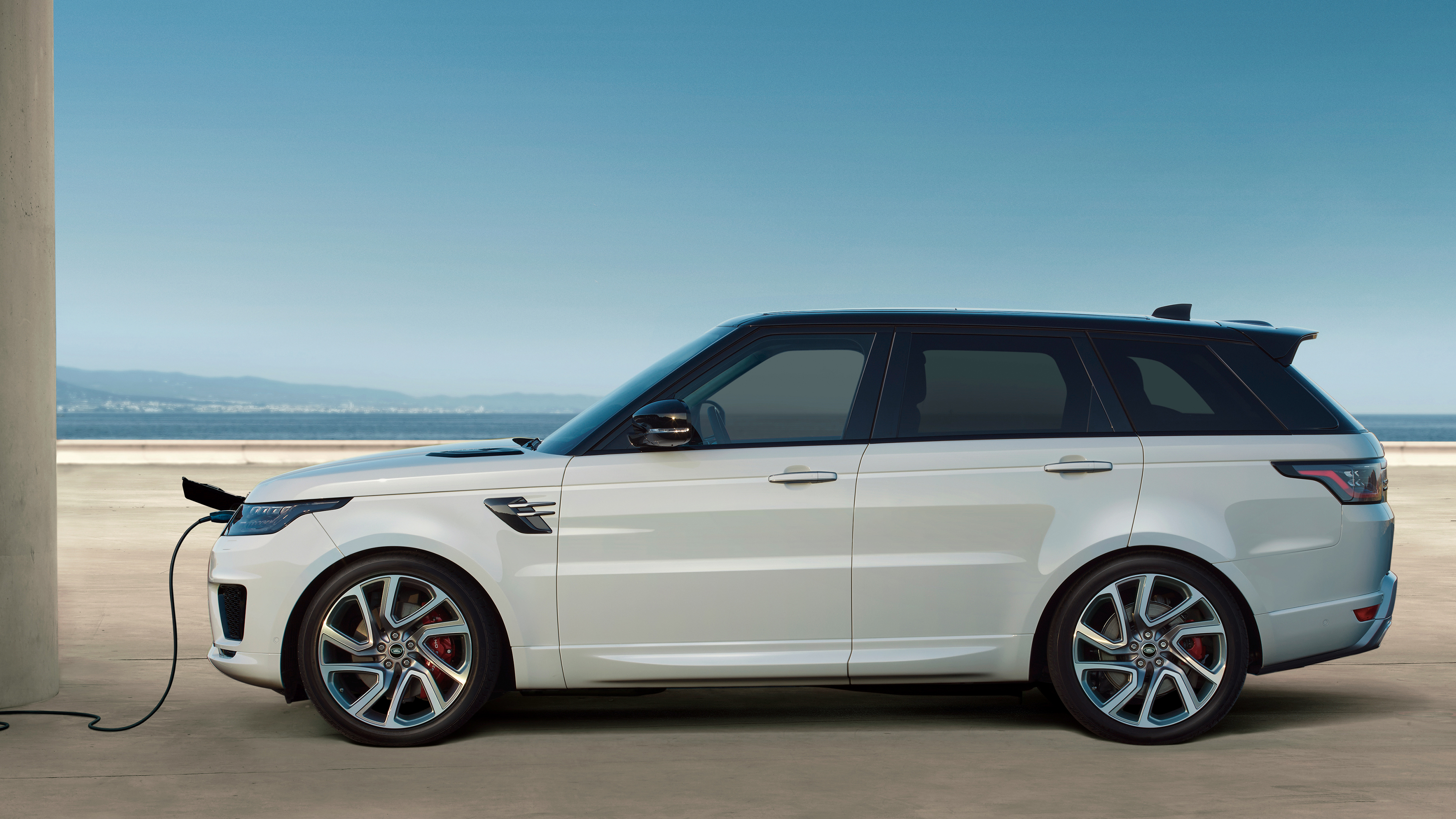rrs_18my_041017_phev_static_01.jpg