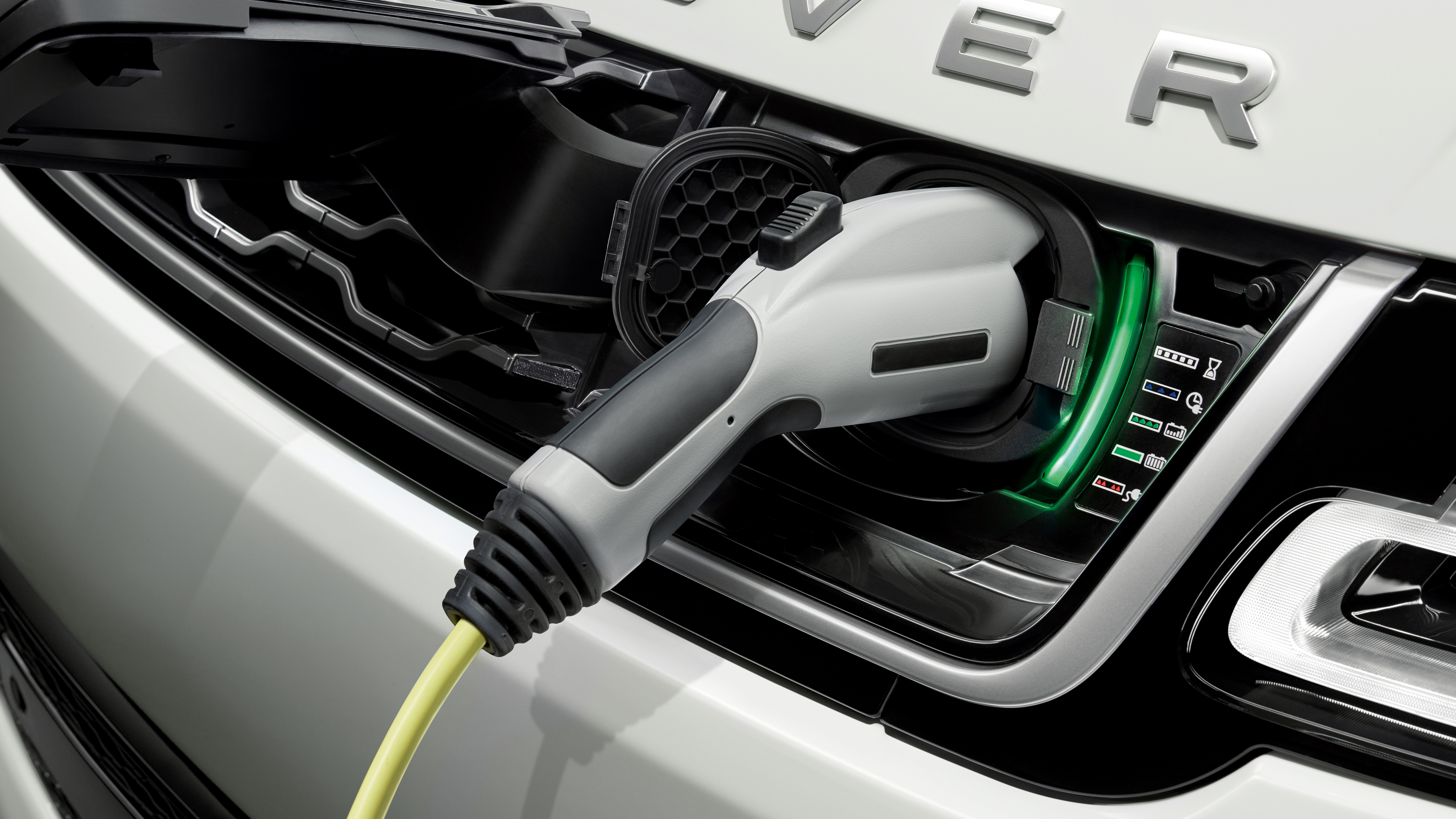 rrs_18my_041017_phev_static_03.jpg