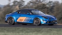 alpine_a110_cup_a_genuine_race_car_made_for_europes_greatest_racetracks_-_embargo_18h00_261017_uk_13.jpg