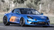 alpine_a110_cup_a_genuine_race_car_made_for_europes_greatest_racetracks_-_embargo_18h00_261017_uk_5.jpg