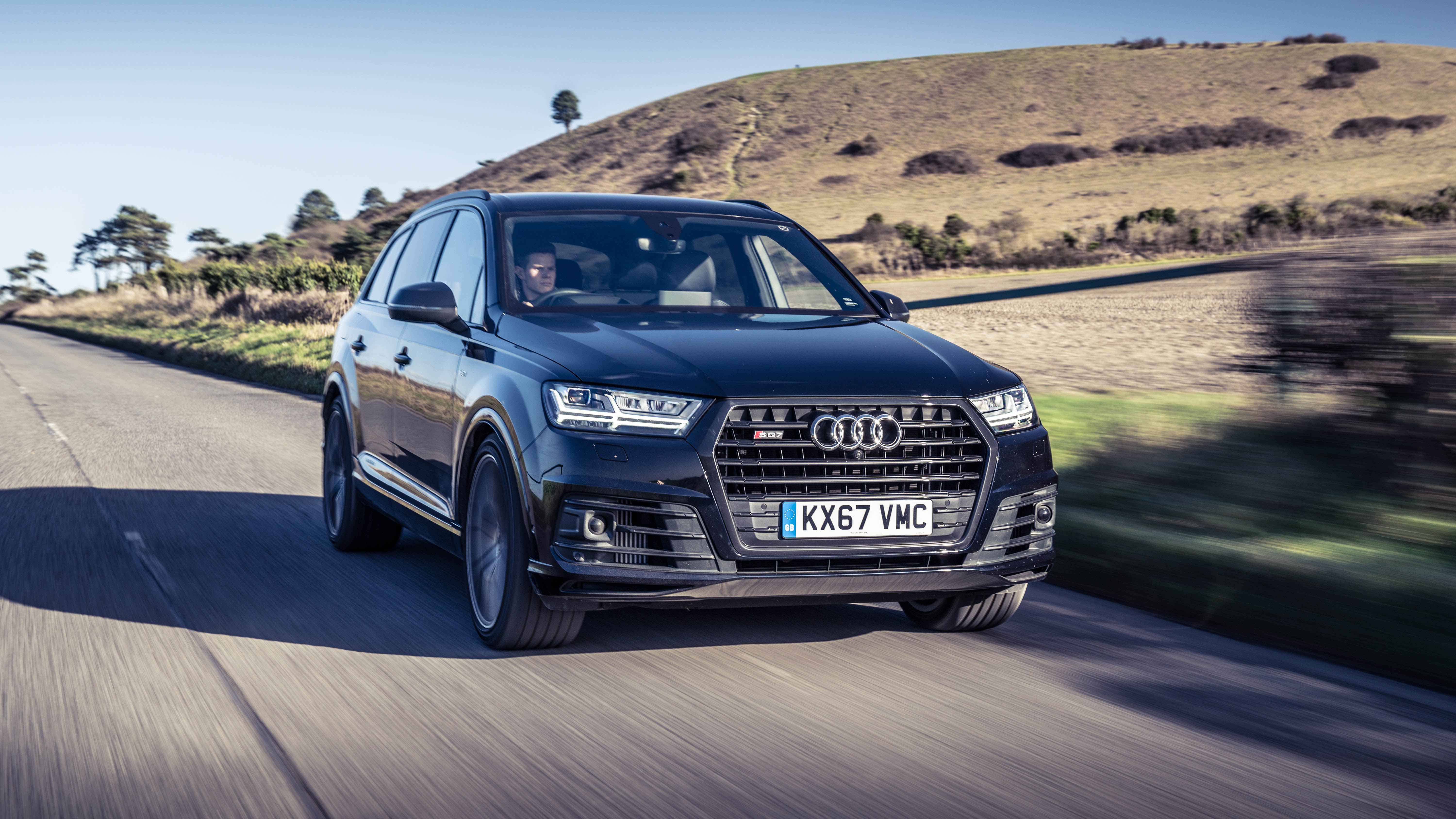 Battle Of The Diesels Audi Q7 V12 Tdi Vs Audi Sq7 Top Gear