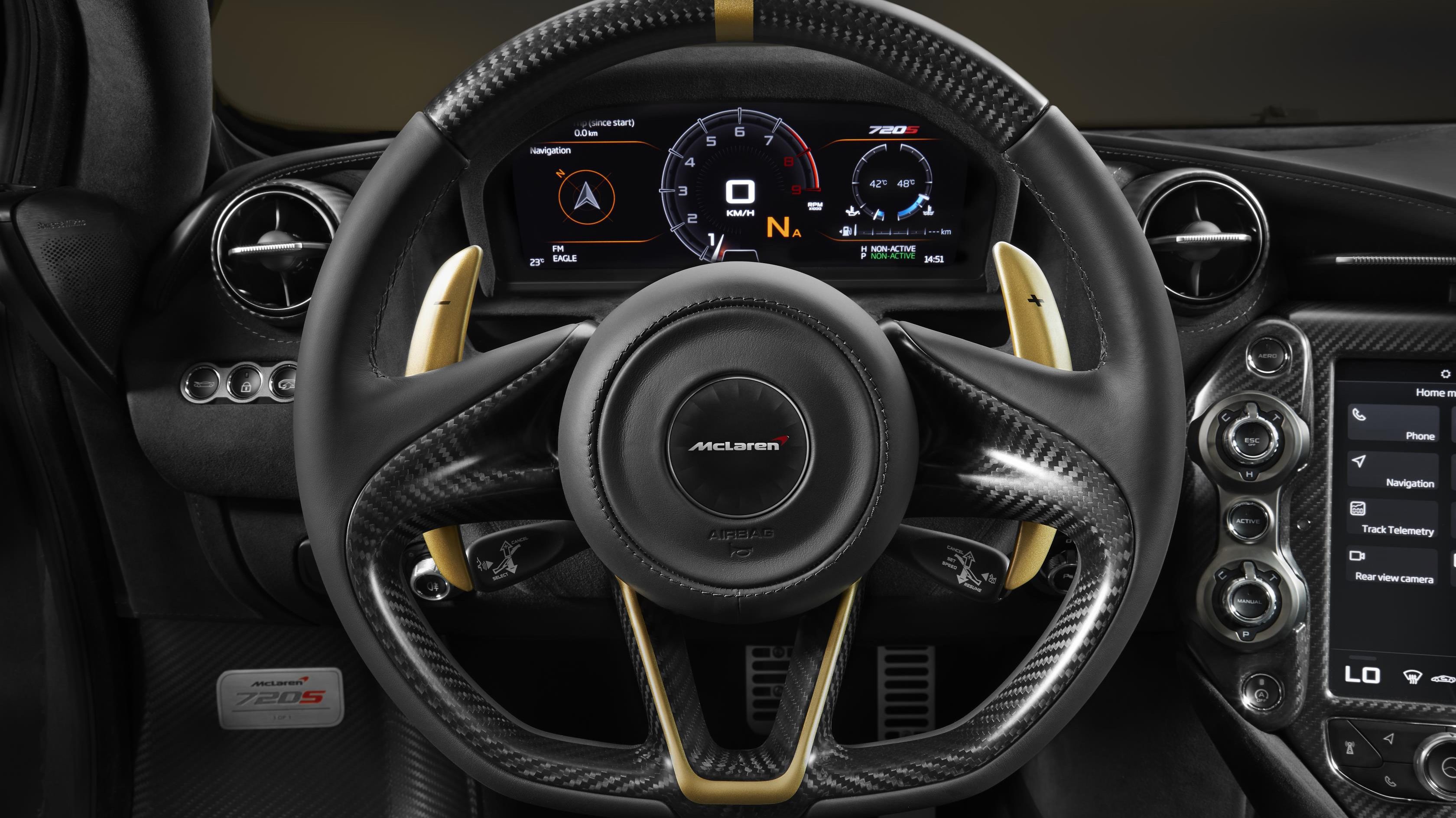 1477760_720s_dubai-on_grey_gold-8.jpg