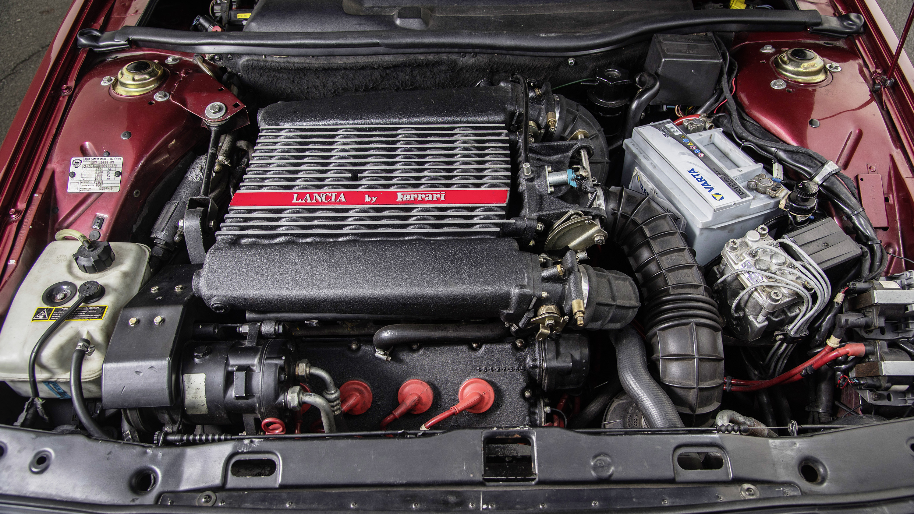 1989_lancia_thema_8.32_series_1_engine.jpg