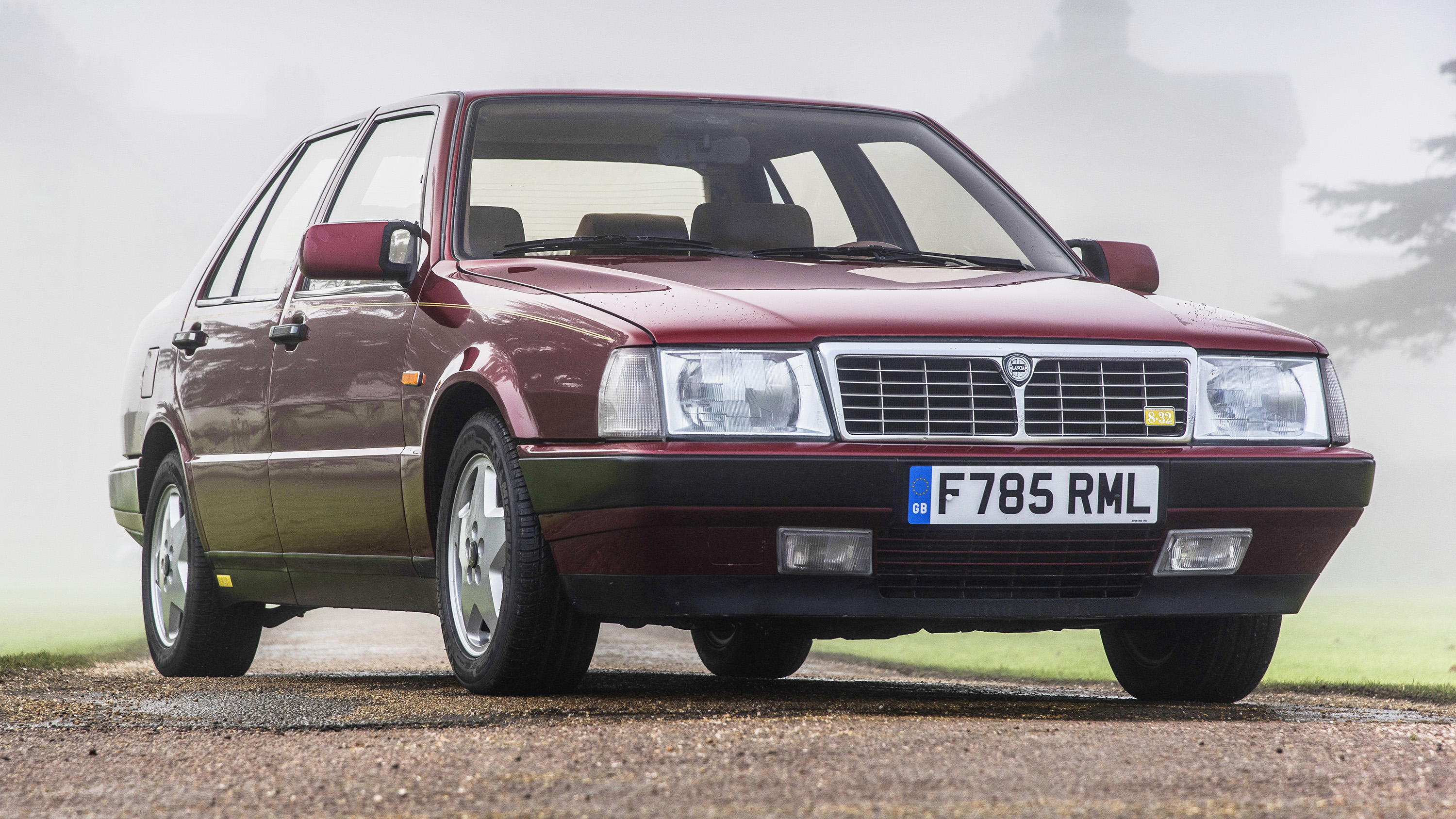 1989_lancia_thema_8.32_series_1_main.jpg