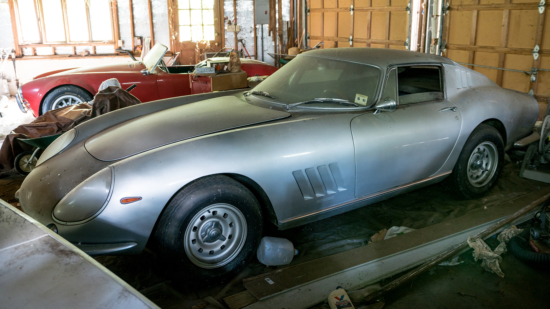 hagerty_cobraferraribarnfind_jordanlewis_hag07285_1800px_jlewis.jpg