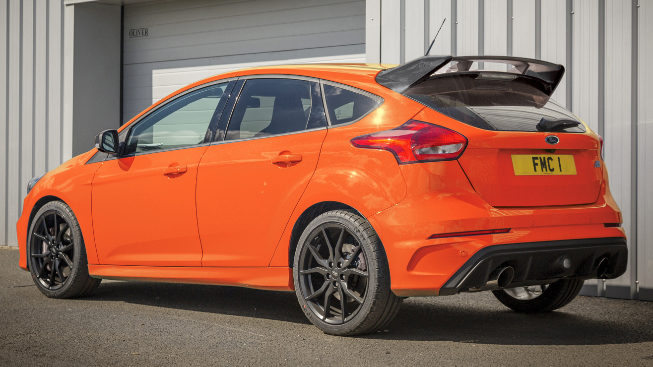 based_on_rs_edition_with_unique_deep_orange_exterior_body_colour.jpg