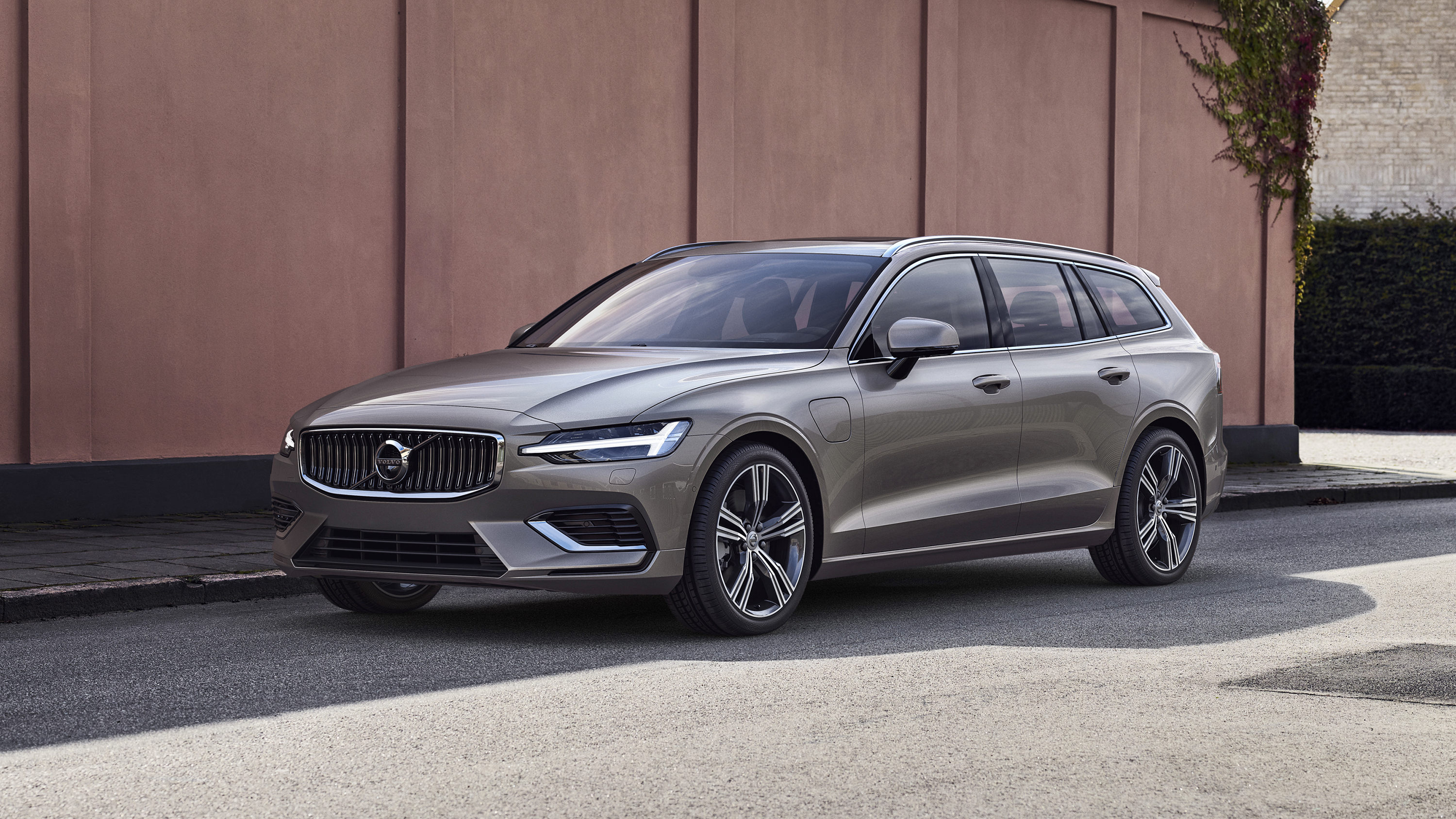 The new Volvo V60 is here | Top Gear