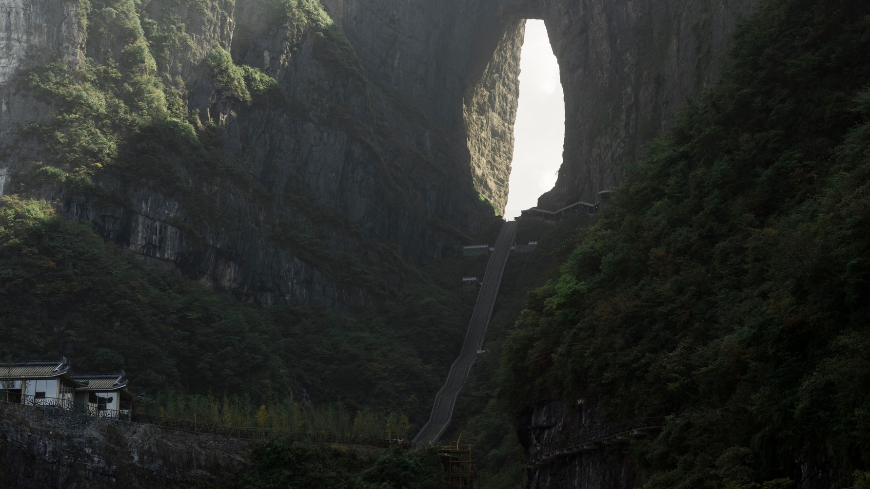 Range Rover Stairs Watch a Range Rover drive 999 steps UP A MOUNTAIN | Top Gear