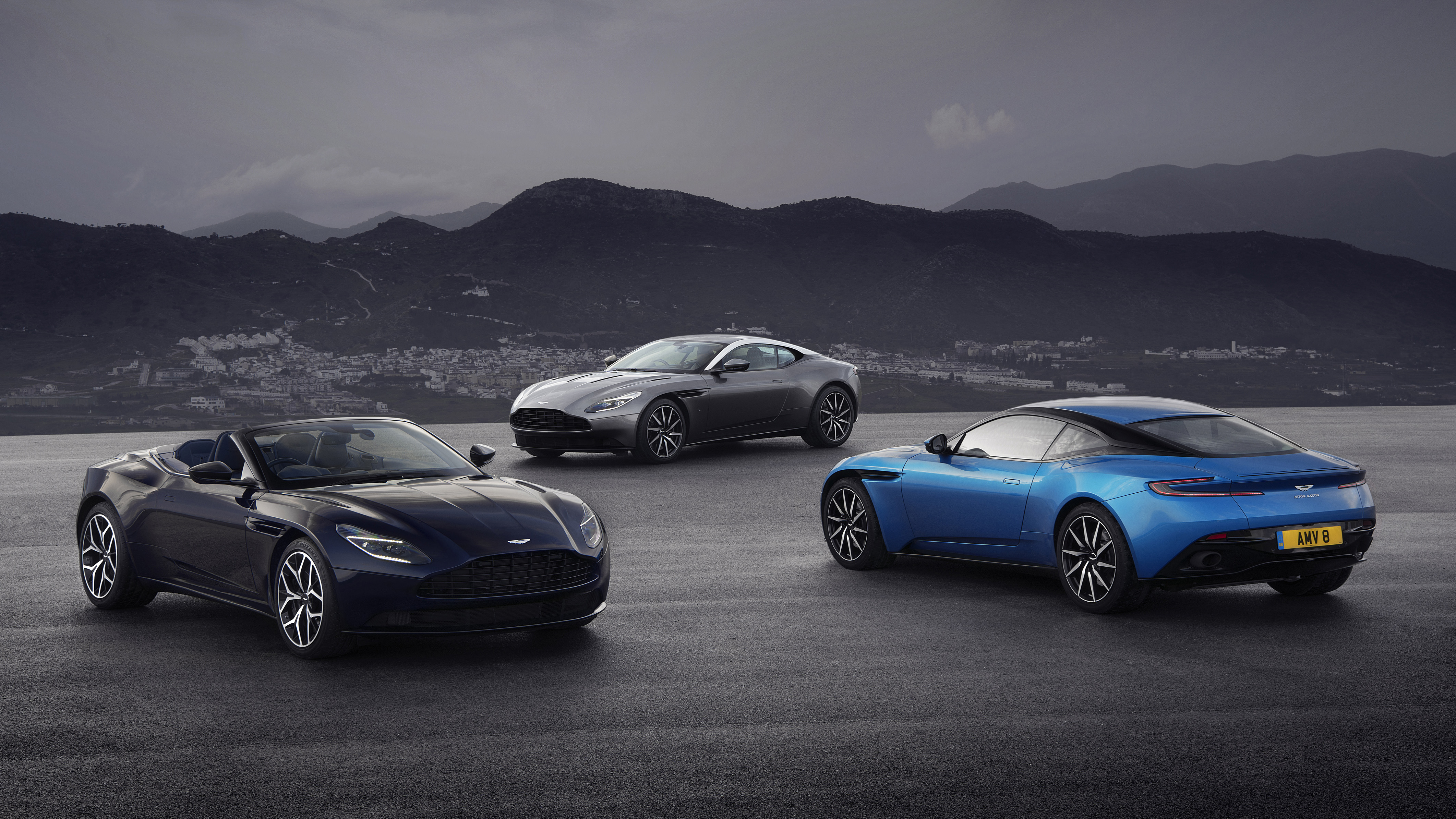 aston_martin_geneva_2018_db11_family_01.jpg