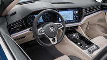 new_touareg_-_blue_-_interior_9.jpg