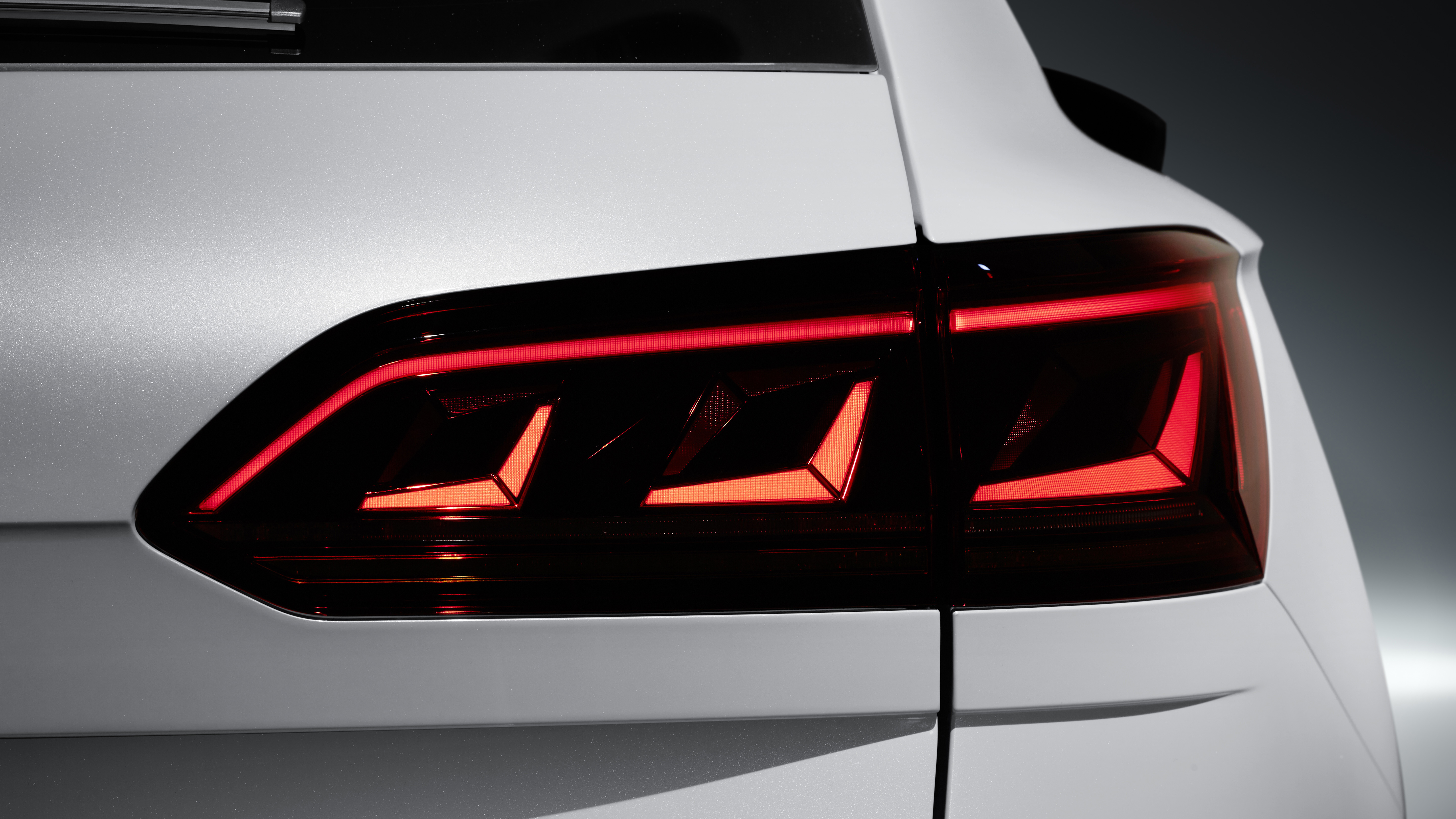 new touareg white details 18