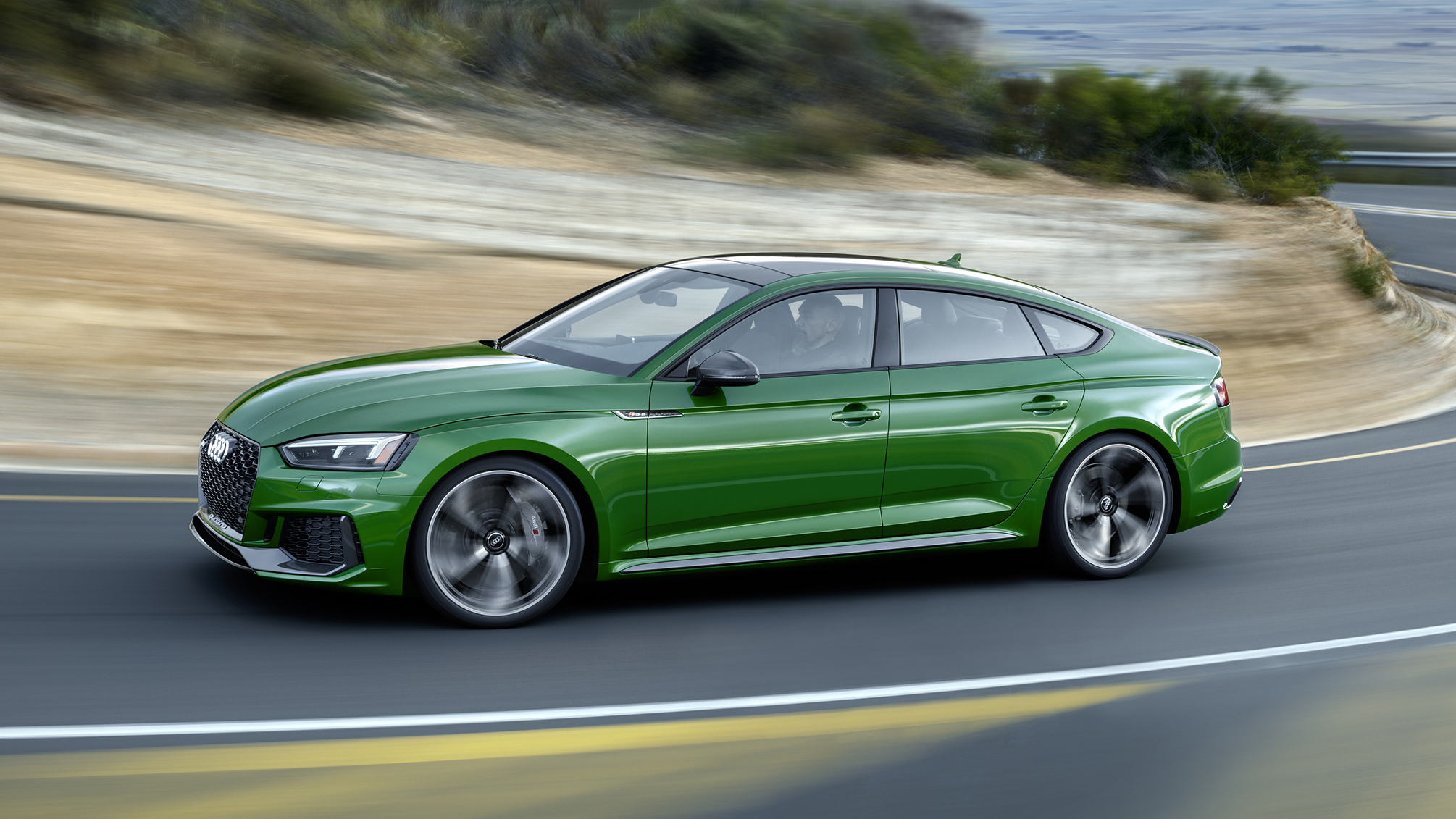 rs5_sportback_drv_02.jpg