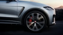 j_f-pace_svr_19my_280318_015_glhd.jpg