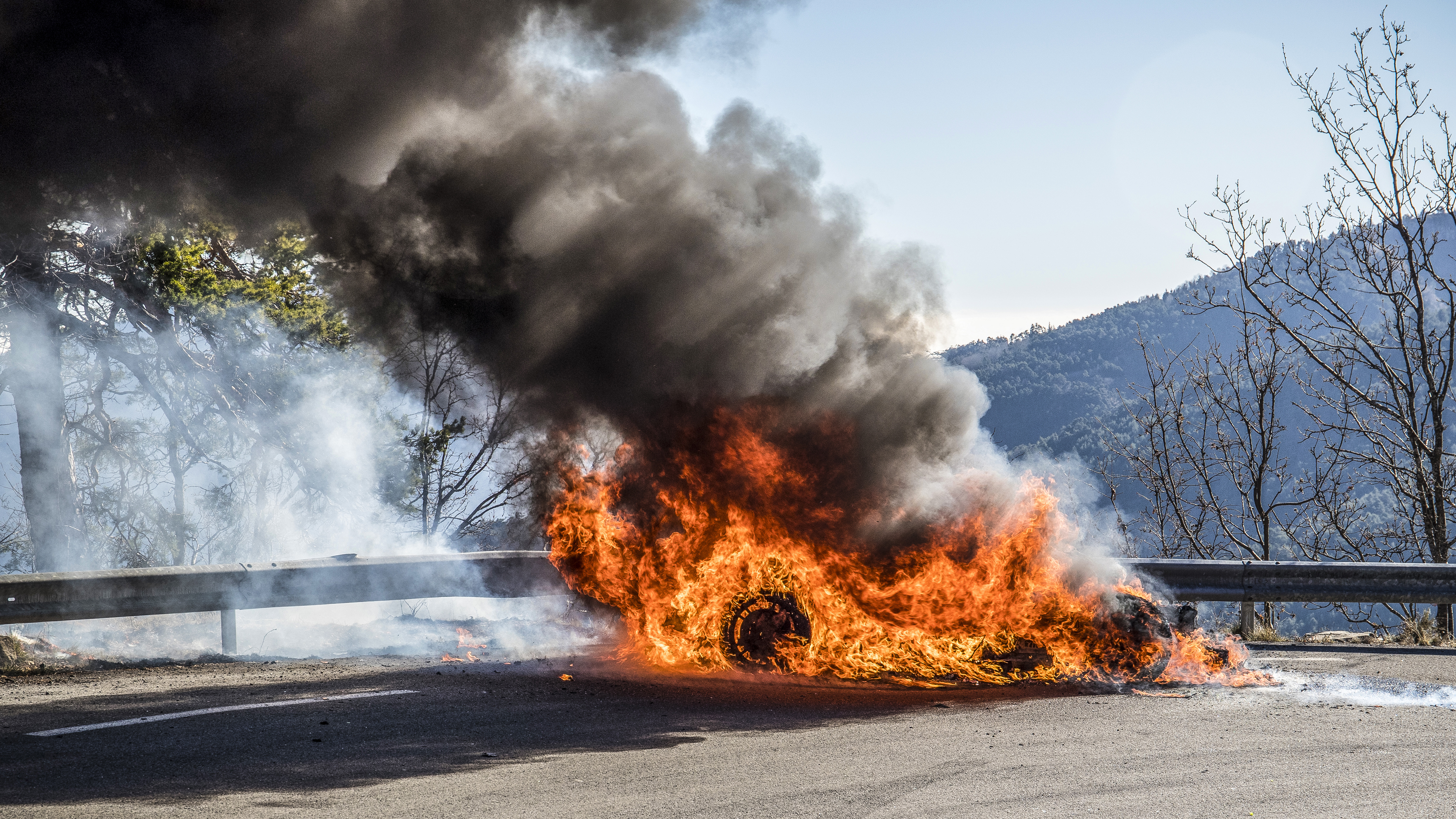 antenne brandwonden bungeejumpen Chris Harris on that Alpine A110 fire | Top Gear