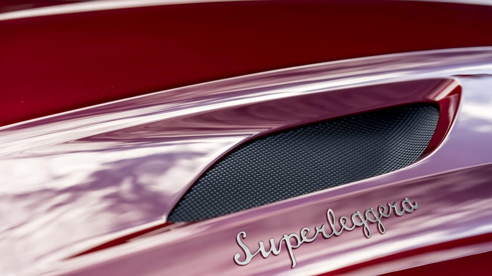 dbs_superleggera_01.jpg