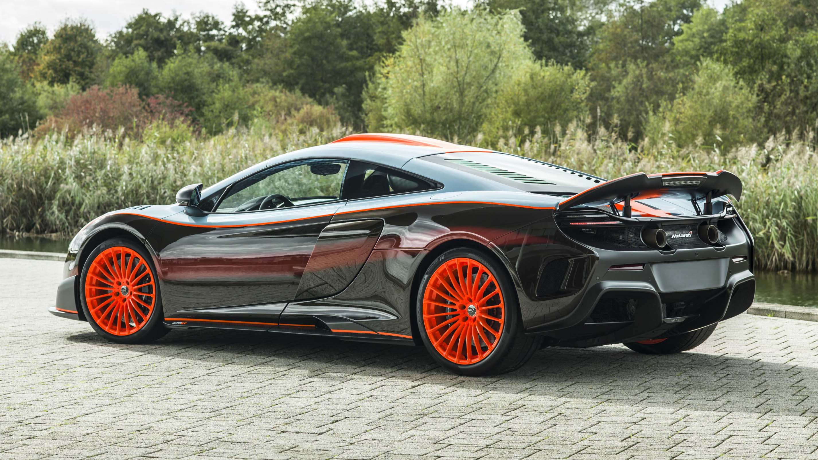 1566652_mso_gulf_racing_theme_mclaren_675lt_02_exterior_-_resized_gf_williams.jpg