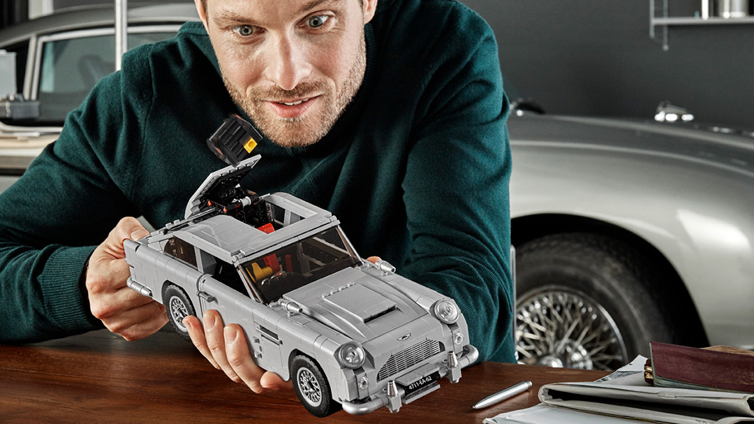 This Is Lego S 1 290 Piece Goldfinger Aston Martin Db5