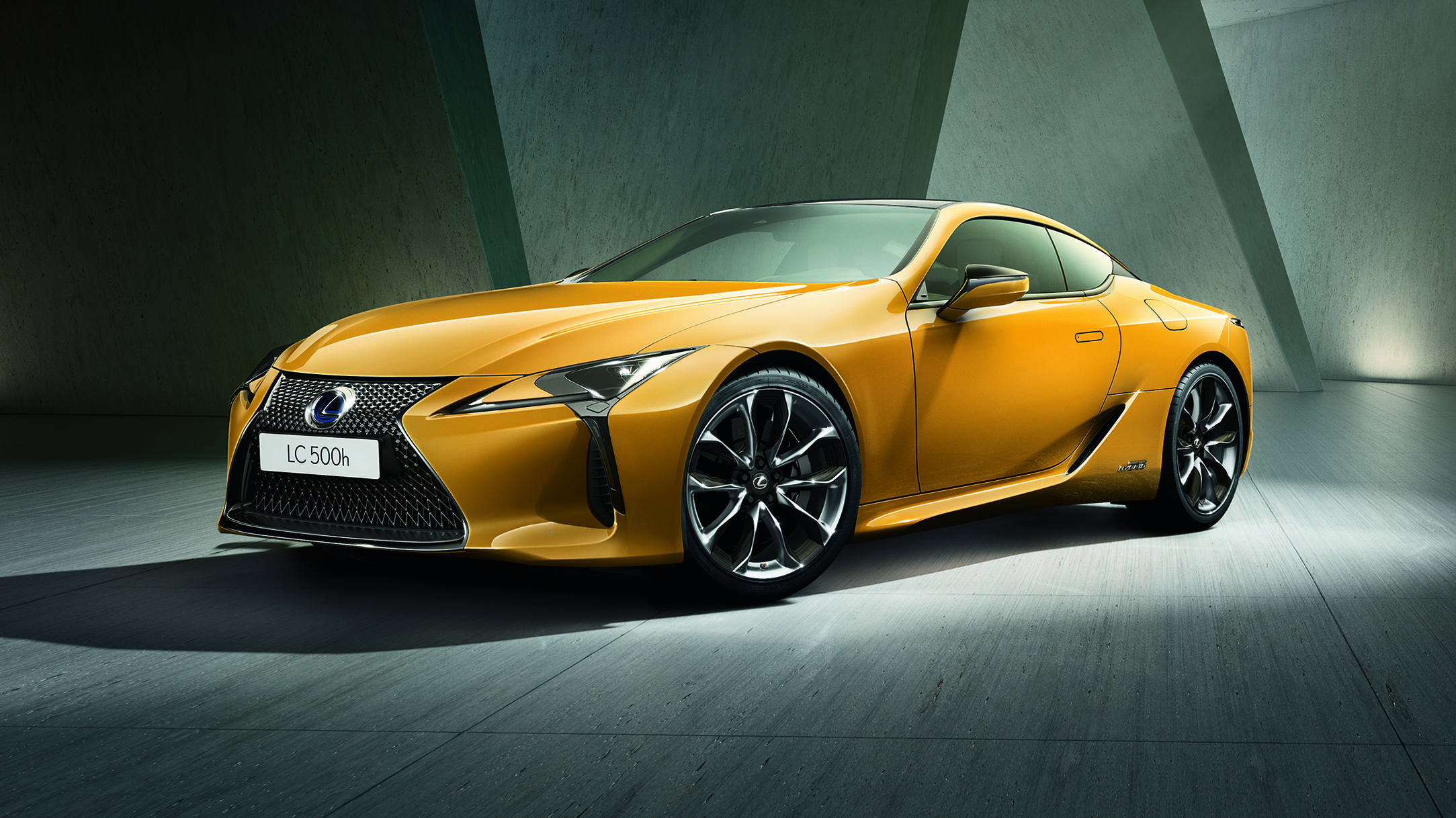 lc_yellow_edition_34_front_cmyk_jpeg.jpg