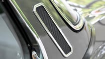 e-type_uk_jaguar_s3_v12_6.1_10.jpg