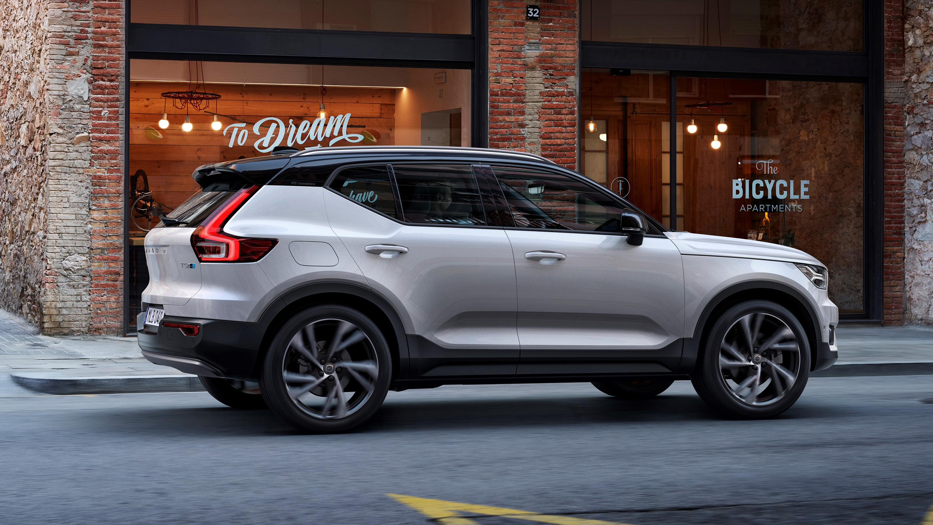 236079_new_polestar-developed_software_introduced_by_volvo_cars.jpg