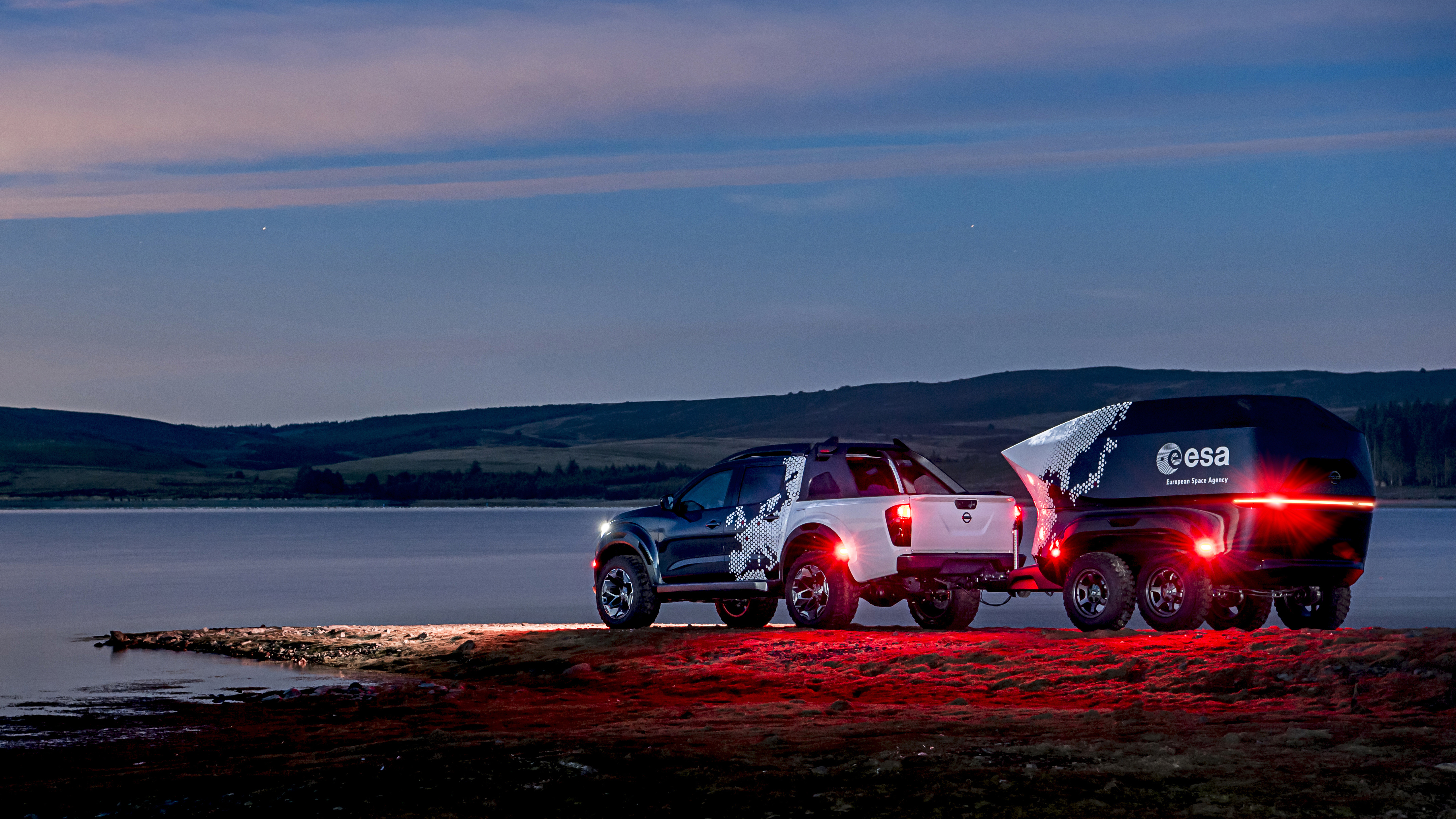 embargo_sept.19_-_10.45_cest_-_nissan_navara_dark_sky_concept_-_exterior_photo_15.jpg