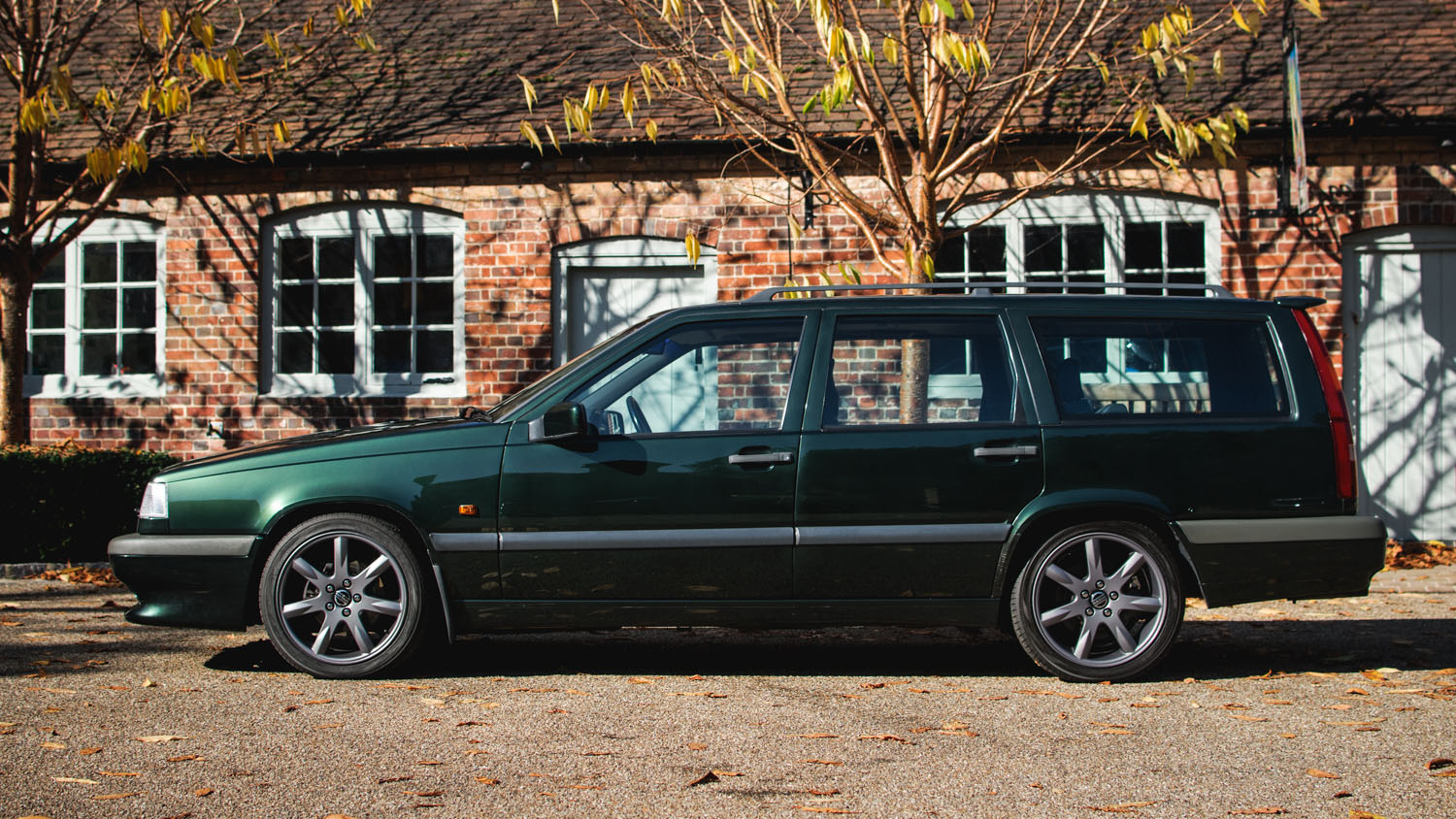 1996_volvo_850r_estate_high_res_2.jpg