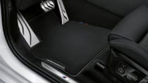 p90327703_highres_the-new-bmw-x5-with-.jpg
