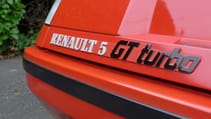 1989_renault_5_gt_turbo_badge.jpg