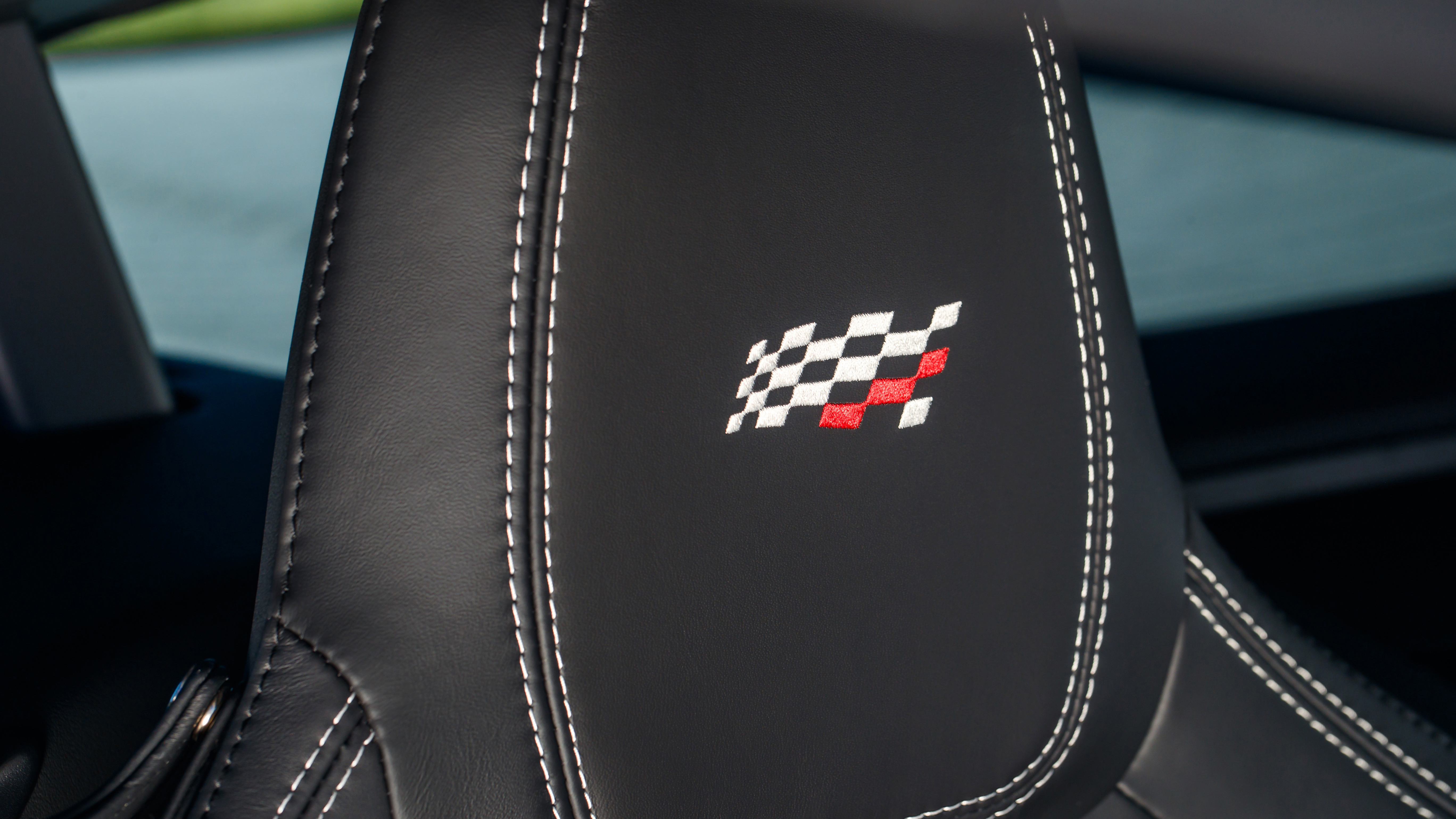jag_f-type_20my_chequered_flag_image_291018_166.jpg