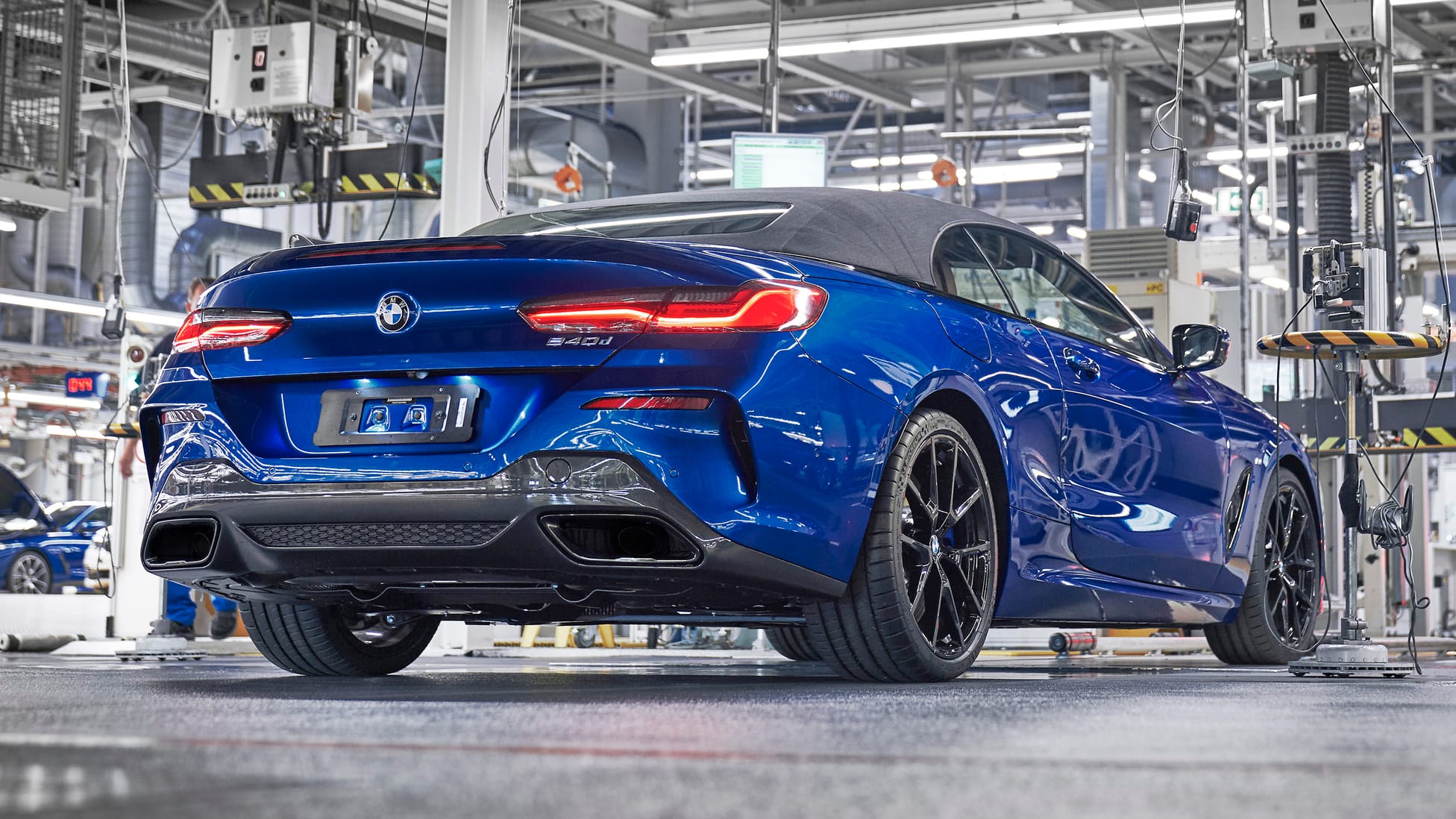 The BMW 8 Series looks great on its production line | Top Gear