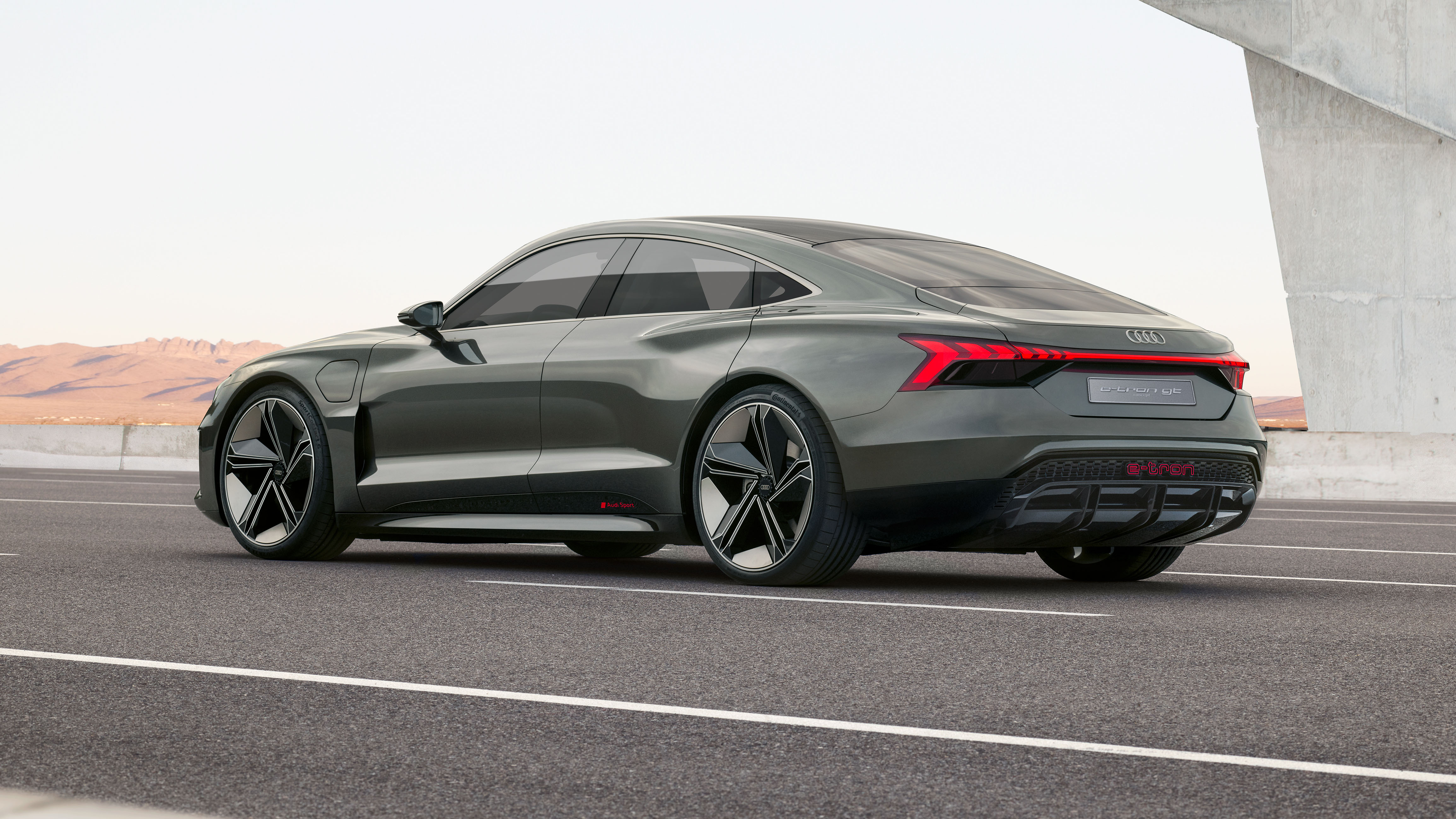 This is Audi's new 590bhp e-tron GT | Top Gear