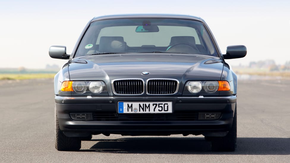 p90106947_highres_25-years-of-bmw-12-c.jpg