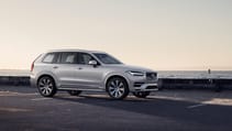 1679372_248340_new_volvo_xc90_inscription_t8_twin_engine_in_birch_light_metallic.jpg
