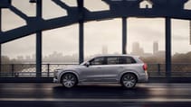 1679385_248344_new_volvo_xc90_inscription_t8_twin_engine_in_birch_light_metallic.jpg