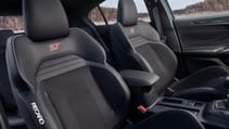 fordfocusst_2019_8.jpg