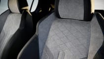 peugeot_208_1902styp_225.jpg
