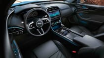 jag_xe_20my_location_interior_260219_027_glhd.jpg