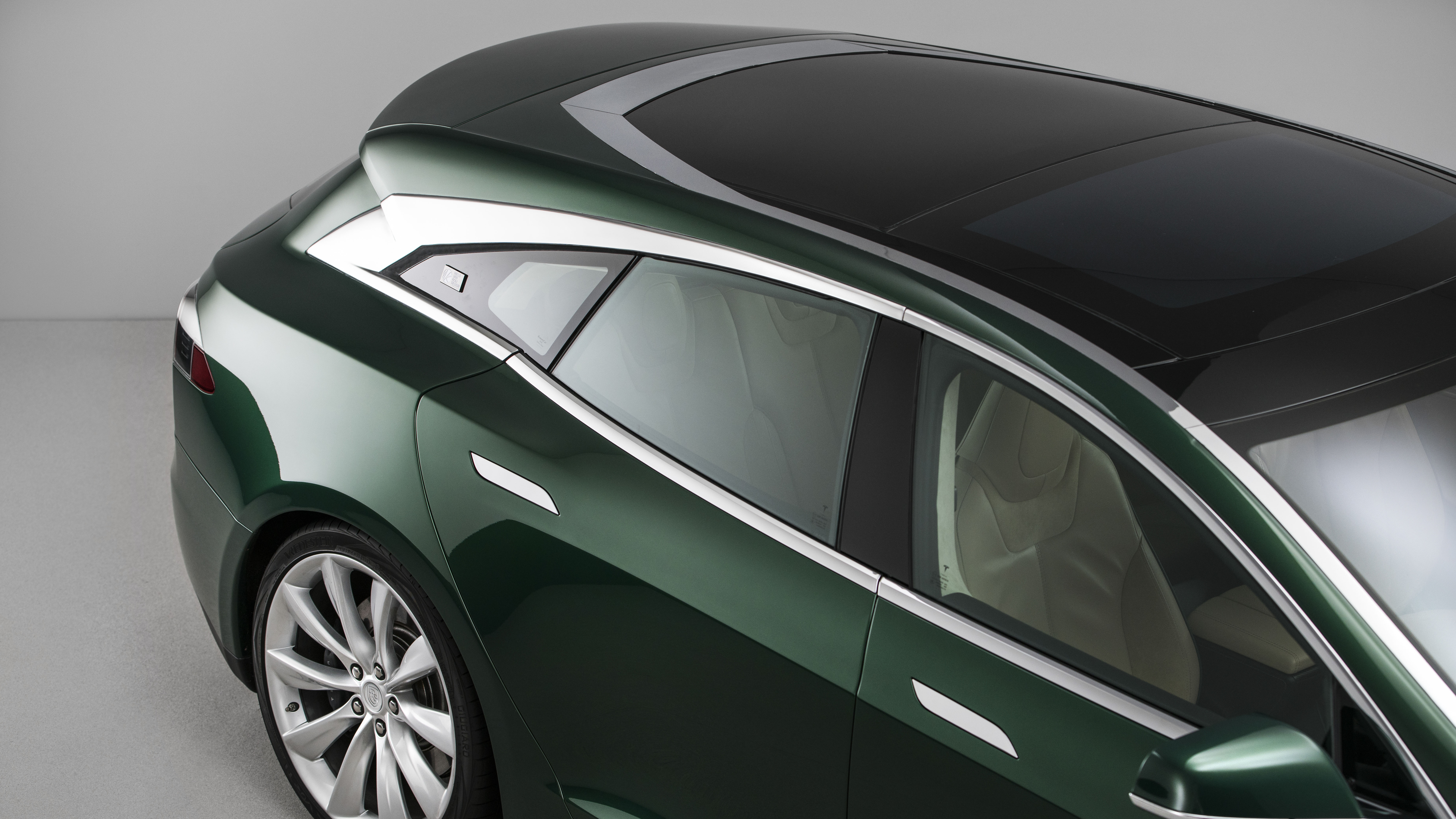 tesla_-_shooting_brake_-_details_exterieur_05_copyright_mayster.jpg