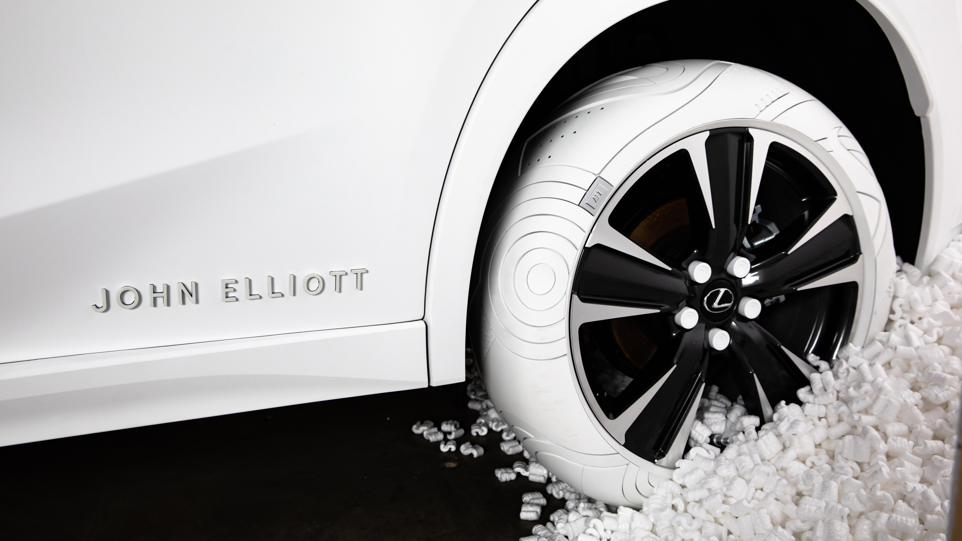 Lexus top ux nike