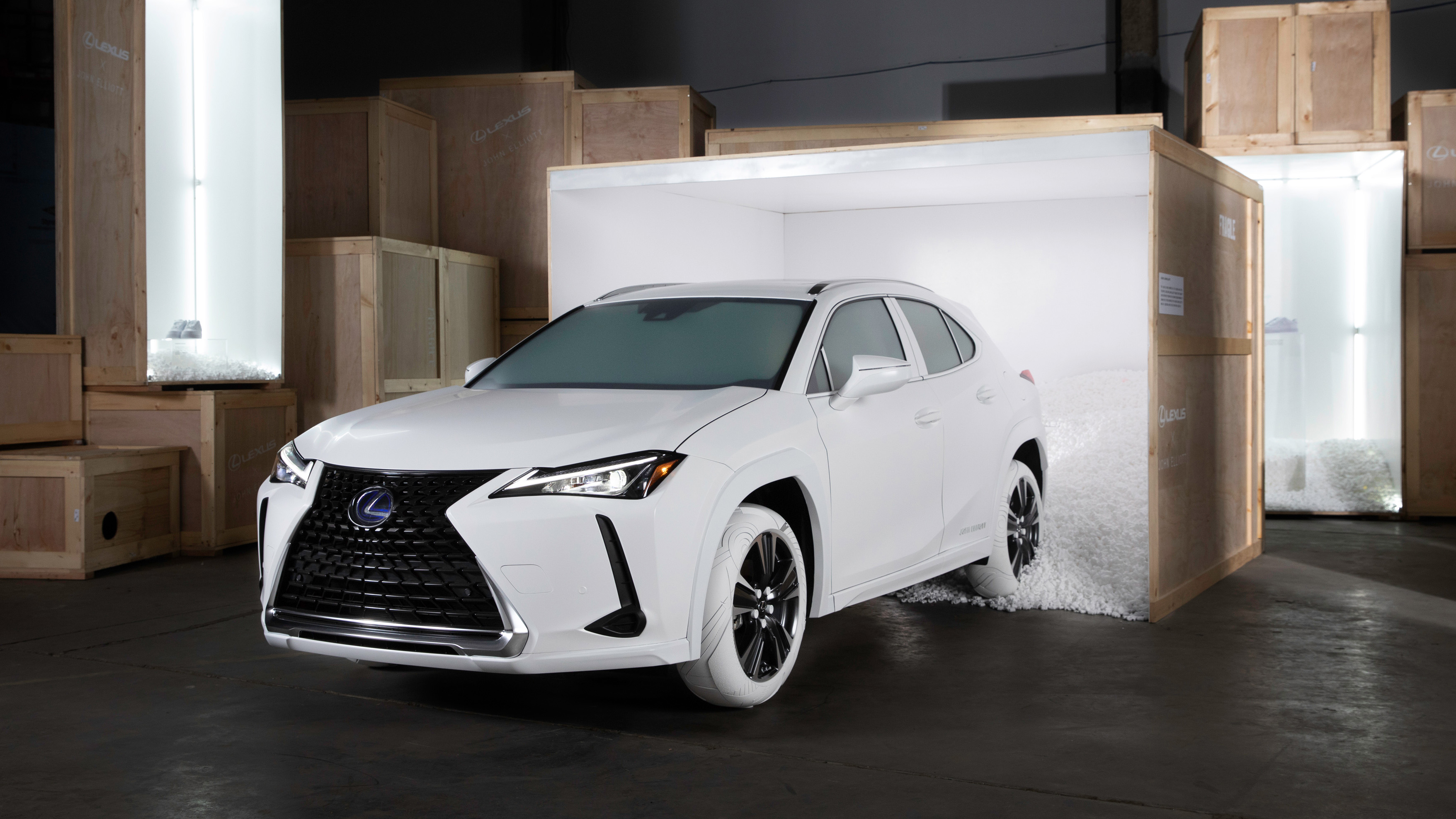 2019_lexus_ux_sole_full_vehicle_01_ed18bb77d34b50b5df9a7b81cd5af06dd502d98c.jpg