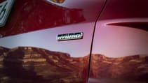 2019_ford_kuga_hybrid_batch.jpg