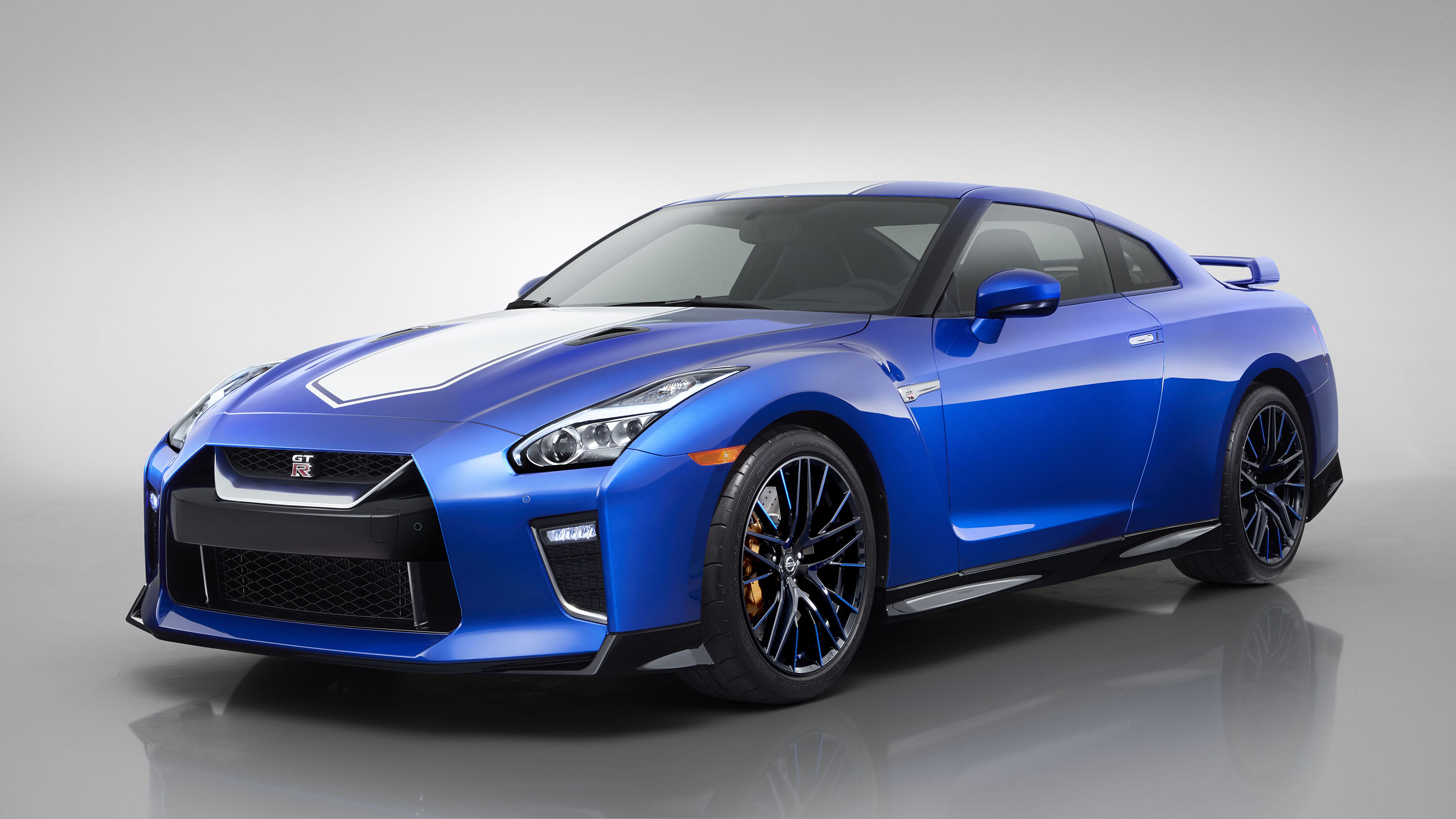 Bayside Blue Is Back For The 50Th Anniversary Nissan Gt-R | Top Gear