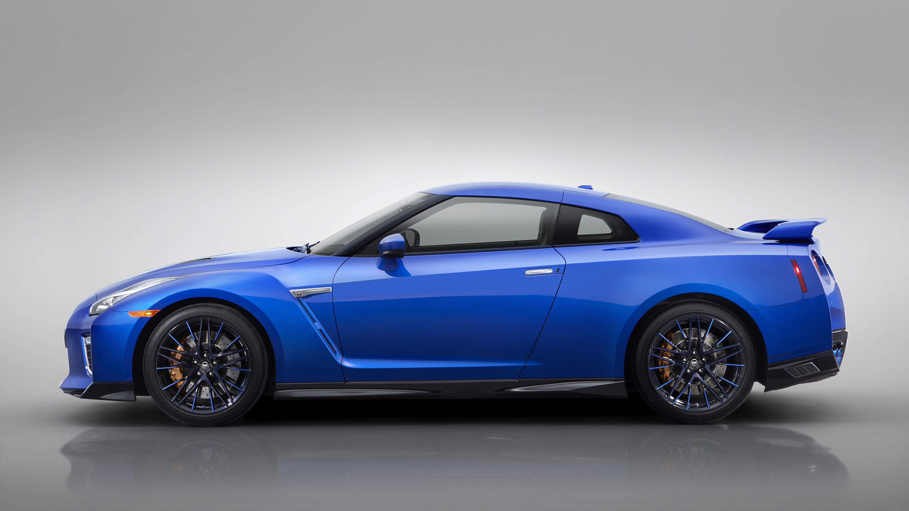 Bayside Blue Is Back For The 50Th Anniversary Nissan Gt-R | Top Gear