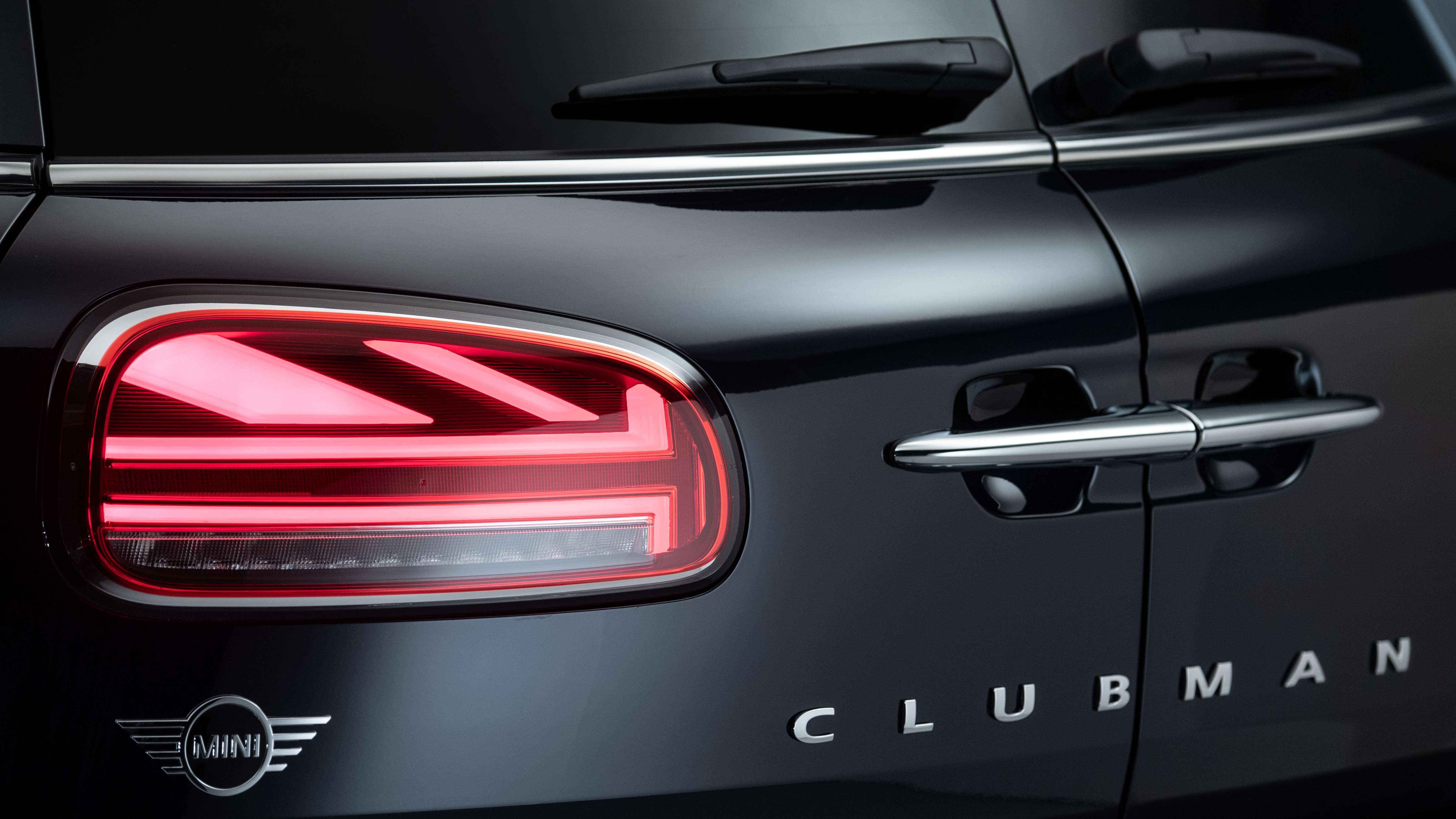 Skuldre på skuldrene eksplicit Folkeskole Let's all wince at the Mini Clubman's new tail-lights | Top Gear