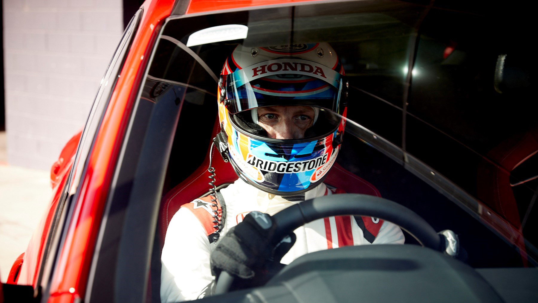 180698_f1_legend_jenson_button_returns_to_mount_panorama_bathurst_for_australian.jpg