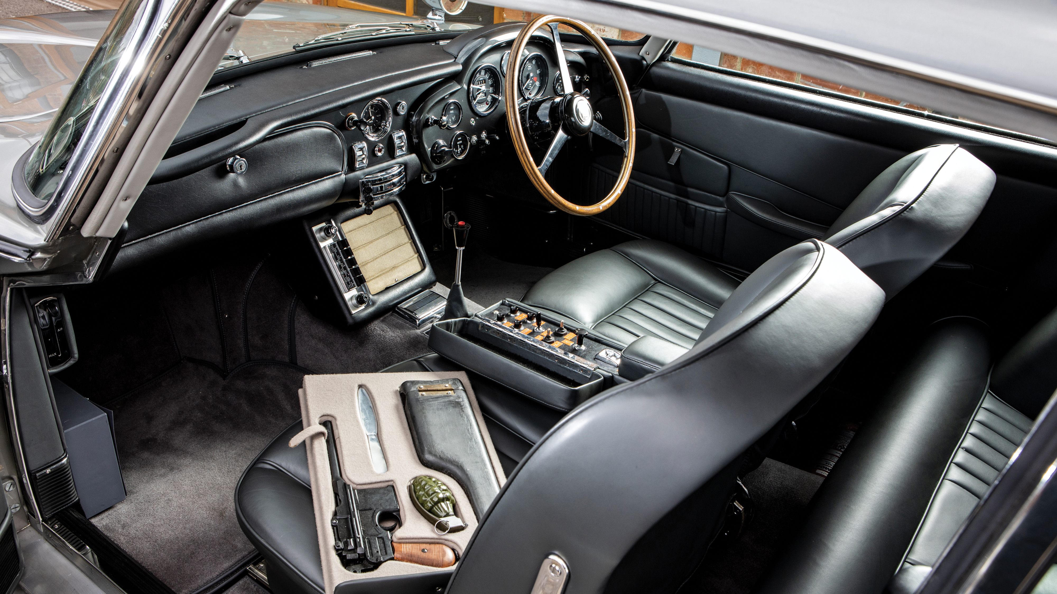 1965_aston_martin_db5_bond_car_simon_clay_c_2019_courtesy_of_rm_sothebys_5.jpg