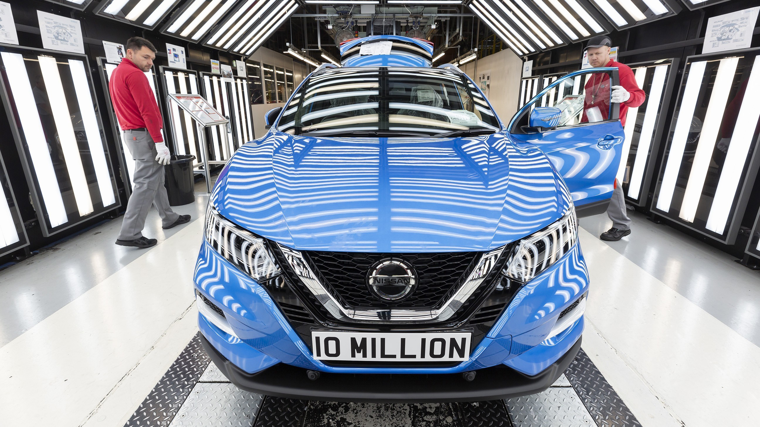 10_millionth_vehicle_in_production_at_the_nissan_sunderland_plant_1.jpg