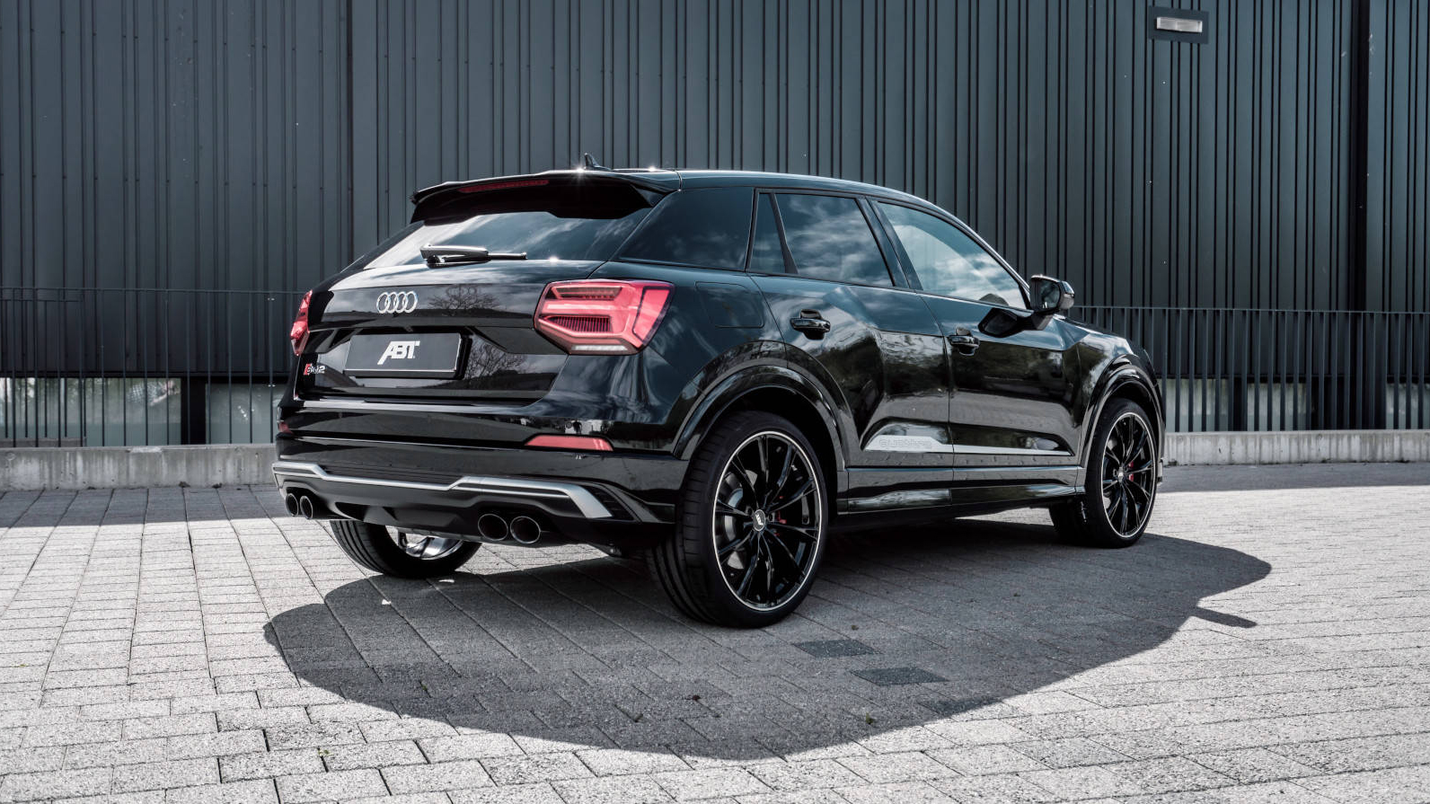 csm_abt_audi_sq2_schwraz_gr20_glossyblack-9_0f0c5fcc91.jpg