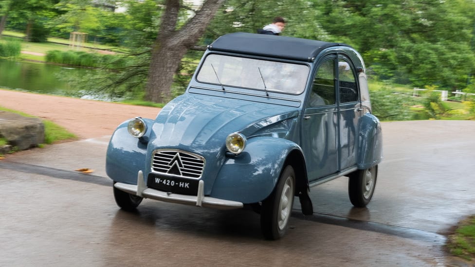 forpligtelse Aubergine Bløde fødder Citroen has confirmed there'll be no new 2CV | Top Gear