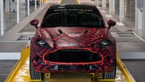 aston_martin_dbx_st_athan_09.jpg